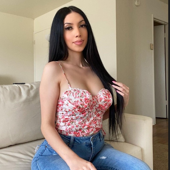 Bundle of Clothing ❤️ - Picture 2 of 5